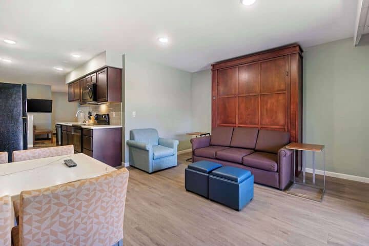 Room 9 of 52